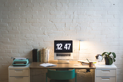 Office workstations / desks